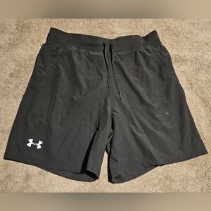 Under Armour - Men's Shorts w/ liner - Black